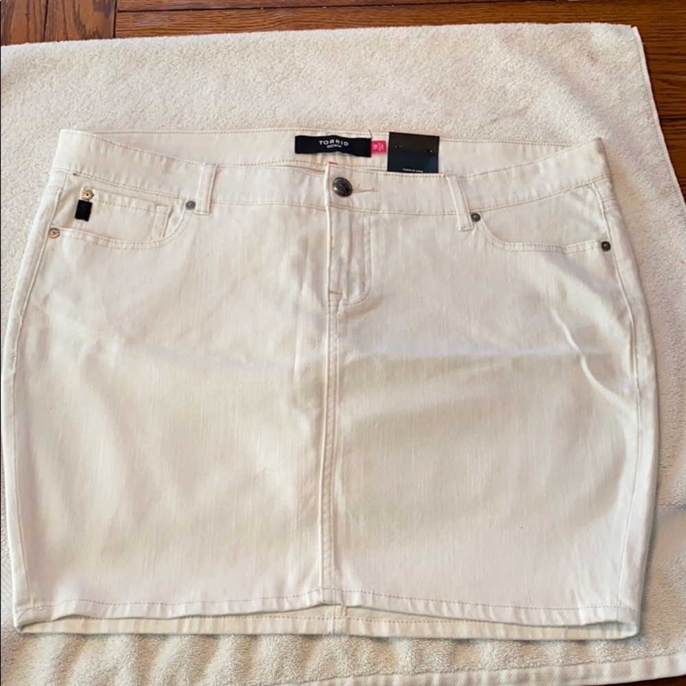 Torrid brand size 18 denim skirt